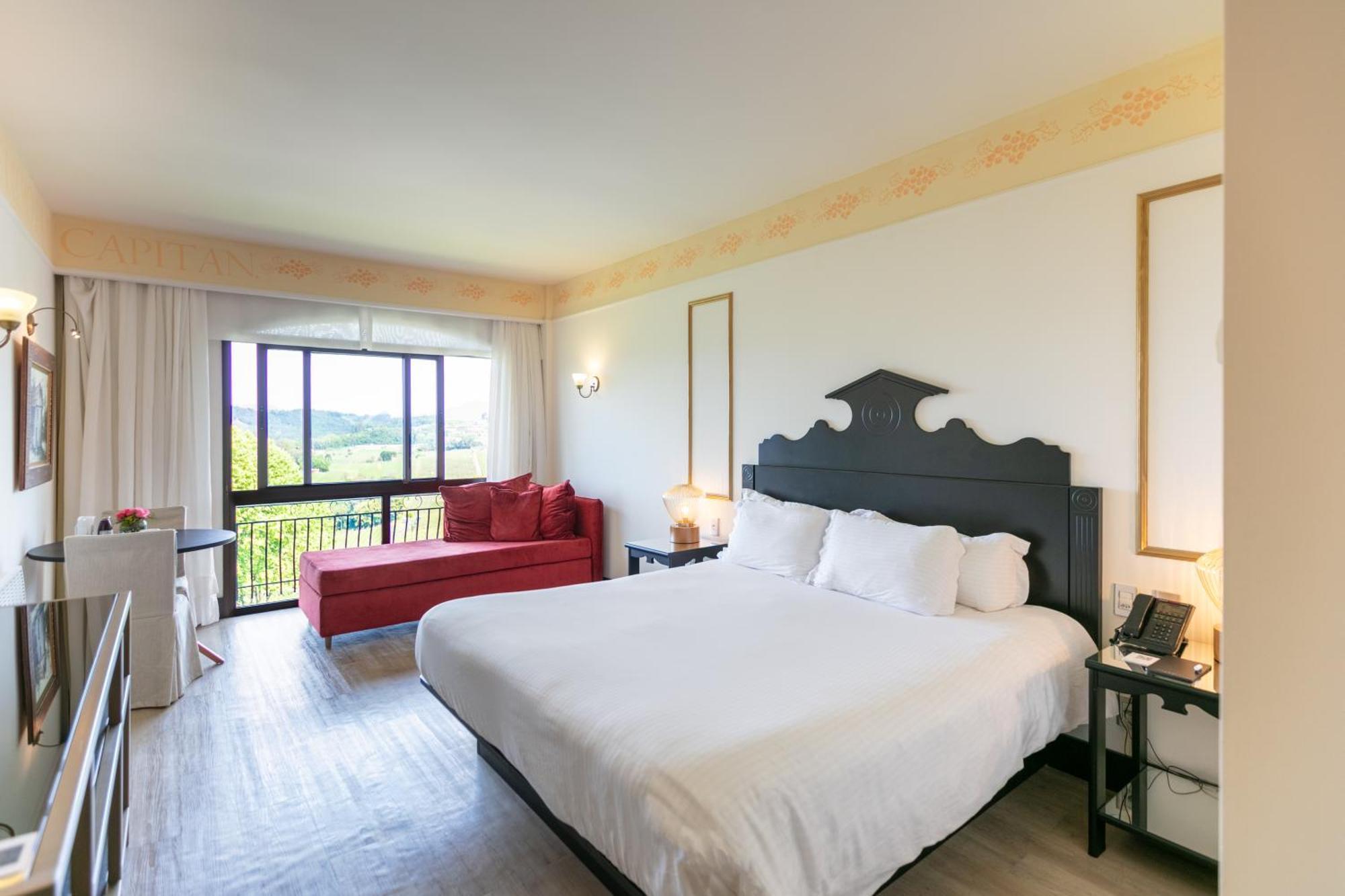 Spa Do Vinho Condominio Vitivinicola Bento Gonçalves Exteriér fotografie A room at the Hotel Le Soleil