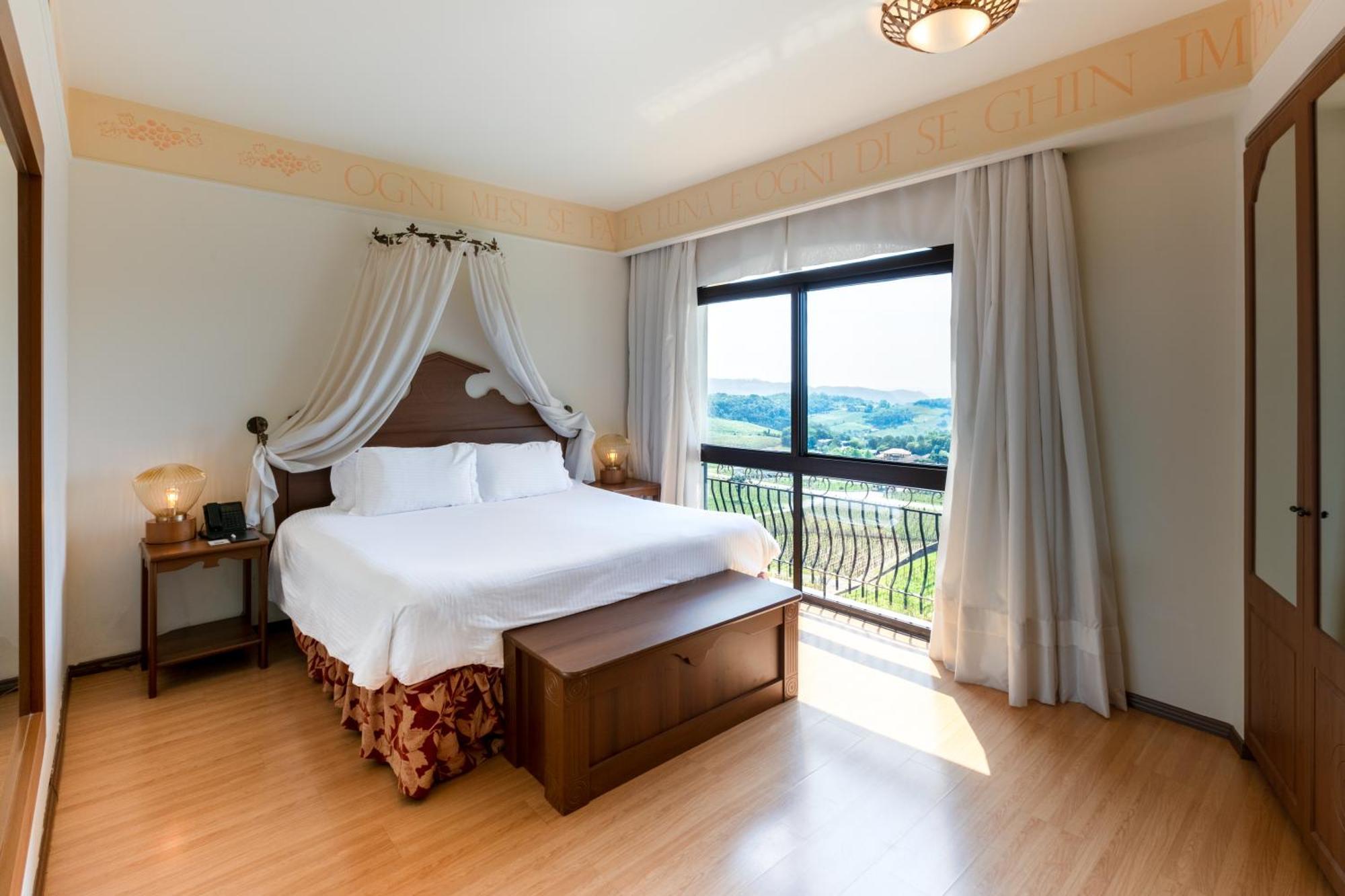Spa Do Vinho Condominio Vitivinicola Bento Gonçalves Exteriér fotografie A bedroom at the hotel