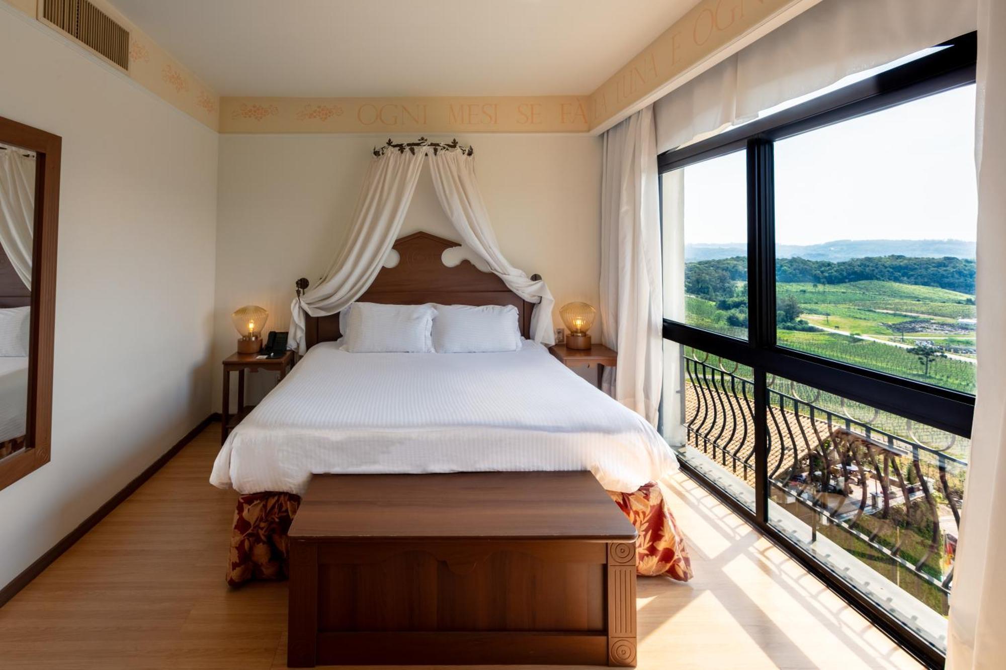 Spa Do Vinho Condominio Vitivinicola Bento Gonçalves Exteriér fotografie A bedroom at the hotel