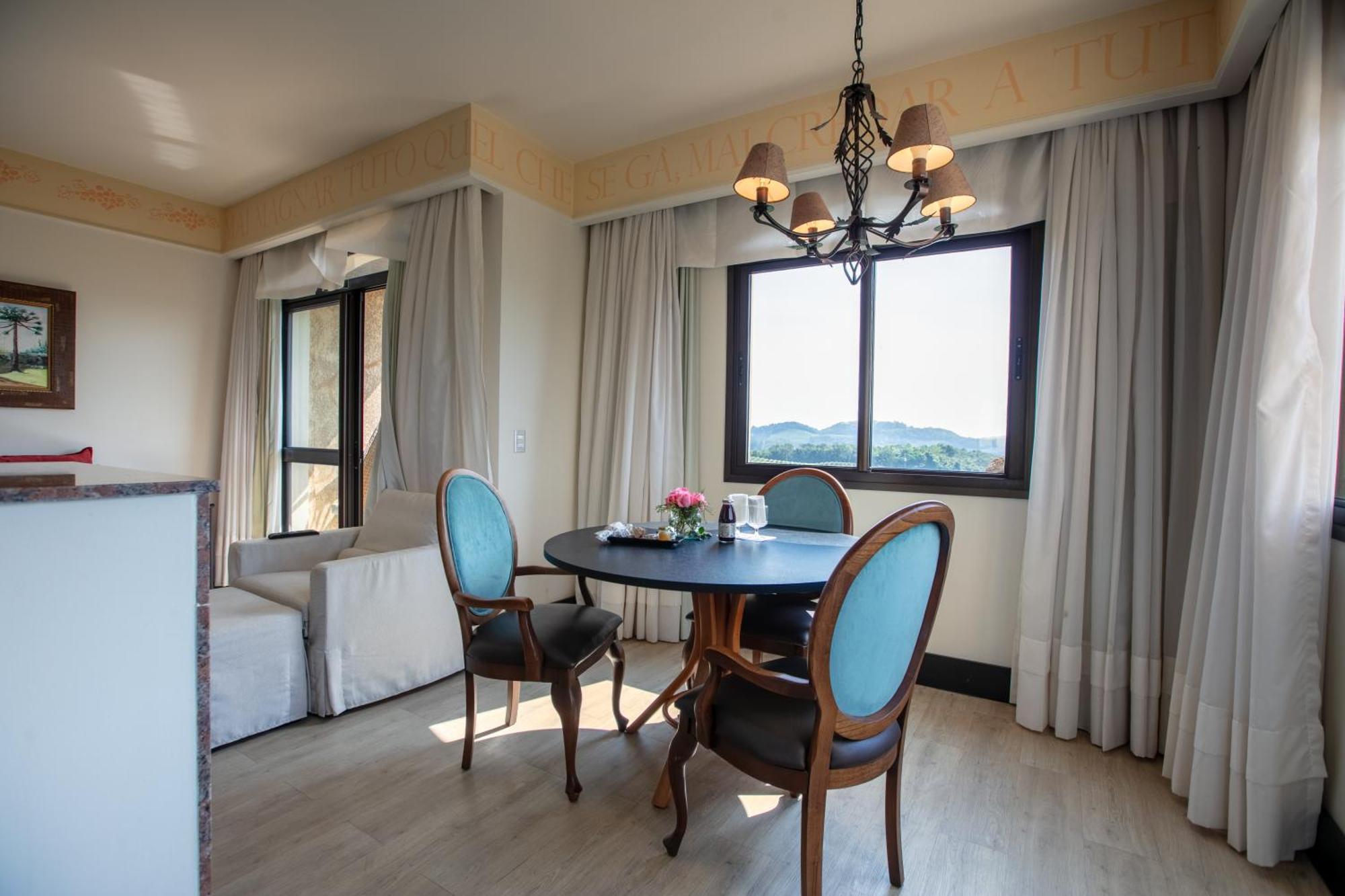 Spa Do Vinho Condominio Vitivinicola Bento Gonçalves Exteriér fotografie A dining room
